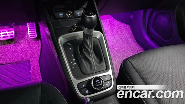 Hyundai Venue — Фото автомобиля 9