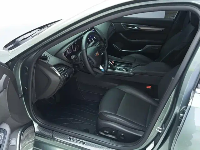 Cadillac CT5 — Фото автомобиля 9