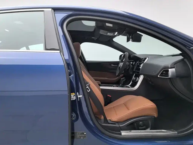 Jaguar XEL — Фото автомобиля 23