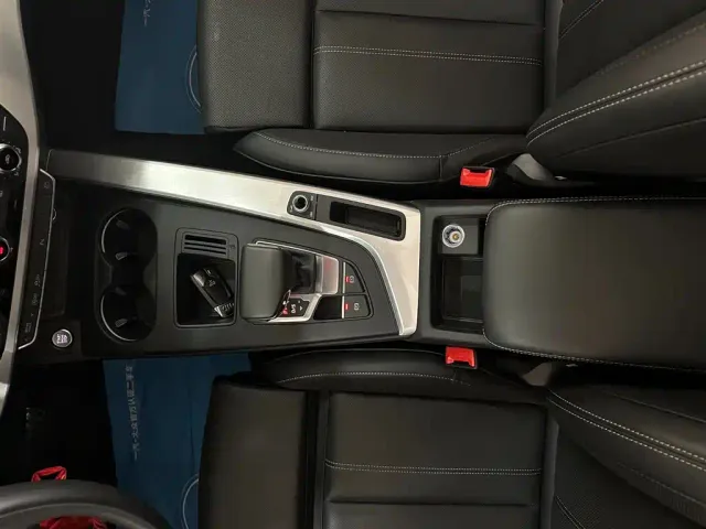 Audi A4L — Фото автомобиля 12