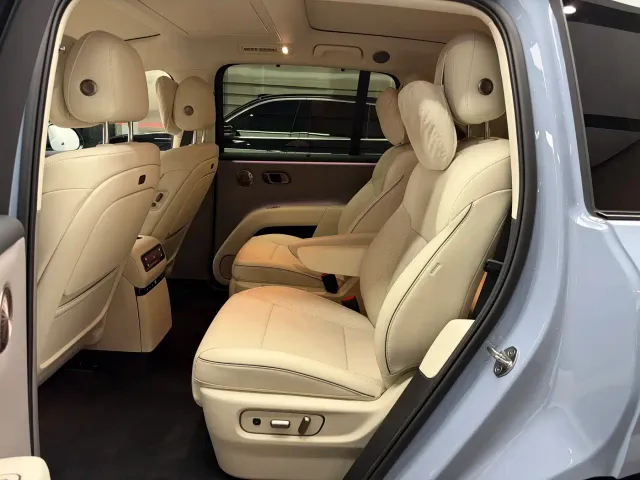 Li Auto i8 — Фото автомобиля 6