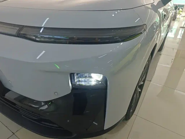 Leapmotor B10 — Фото автомобиля 23