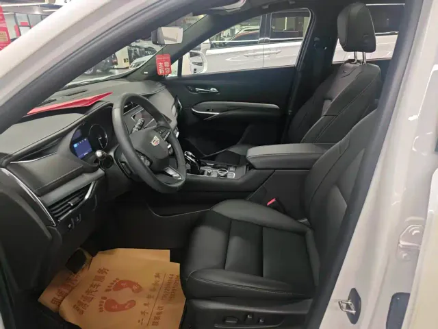 Cadillac XT4 — Фото автомобиля 4