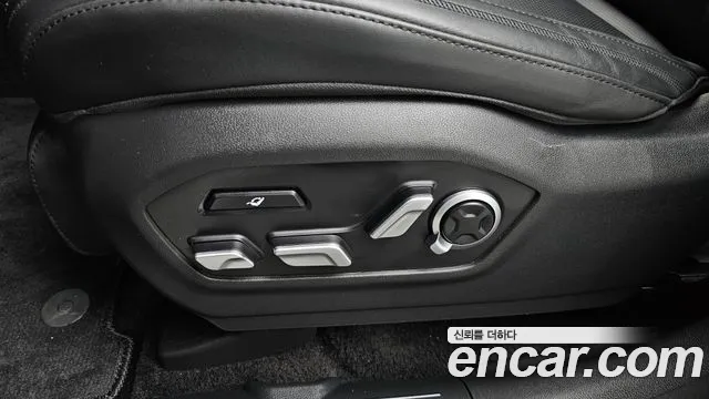 Hyundai Santafe Santa Fe (MX5) Бензин 2.5T 2WD — Фото автомобиля 25