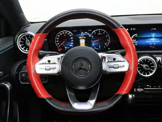 Mercedes-Benz A-Class — Фото автомобиля 12