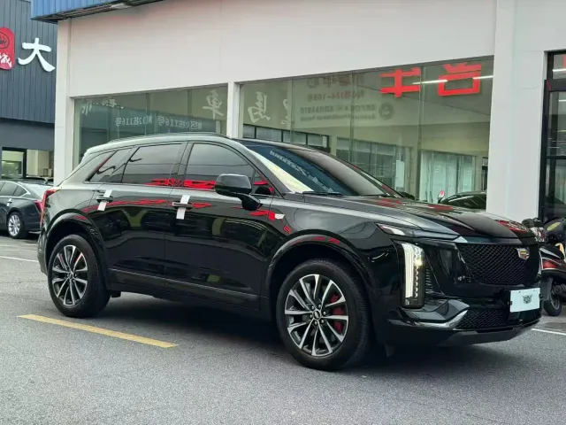 Cadillac XT5 — Фото автомобиля 3