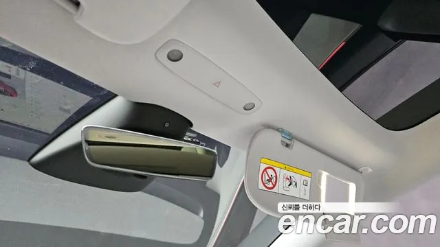 Tesla Model 3 — Фото автомобиля 28