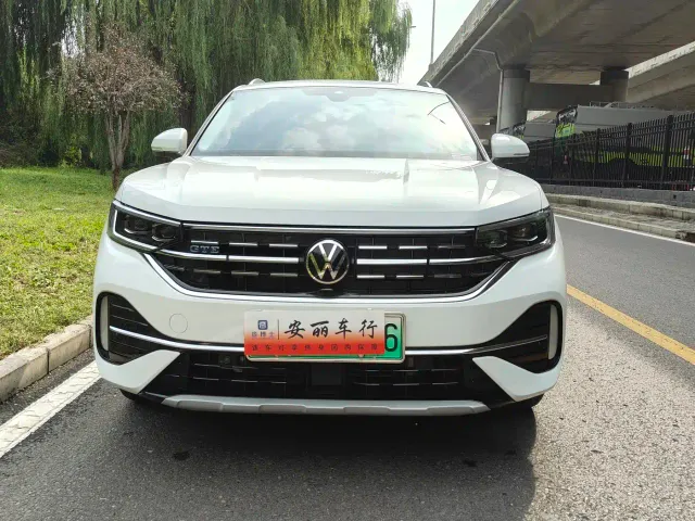 Volkswagen Tayron GTE Plug-in Hybrid — Фото автомобиля 3