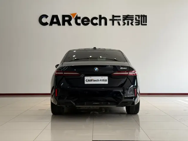 BMW 5 Series — Фото автомобиля 16