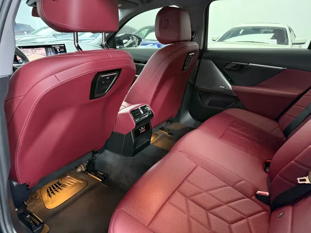 BMW 5 Series — Фото автомобиля 13