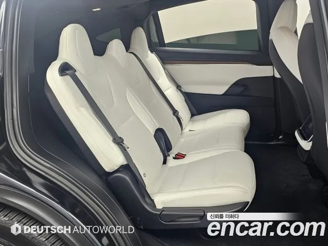 Tesla Model X — Фото автомобиля 20