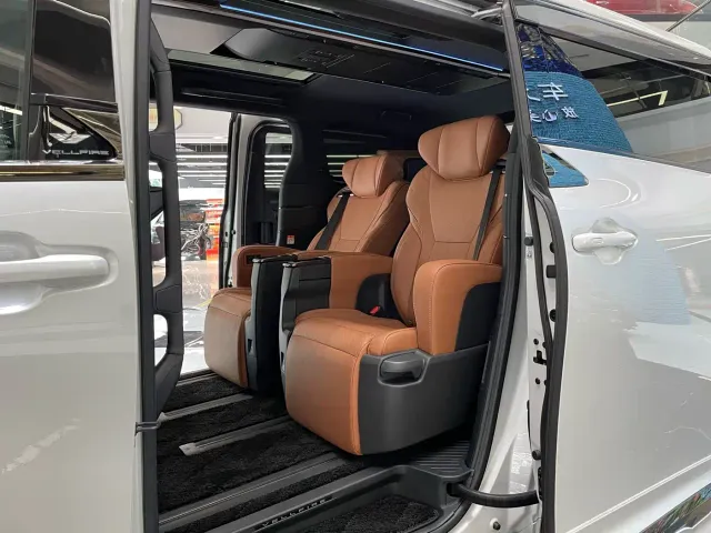 Toyota Vellfire — Фото автомобиля 6