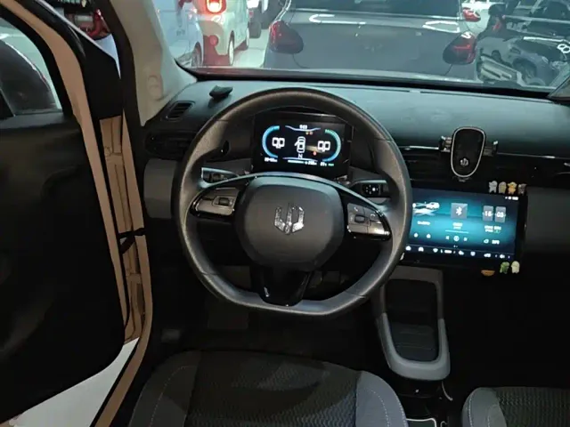 Leapmotor T03 — Фото автомобиля 10