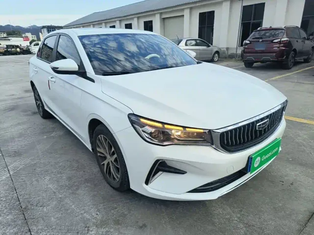 Geely Emgrand — Фото автомобиля 3