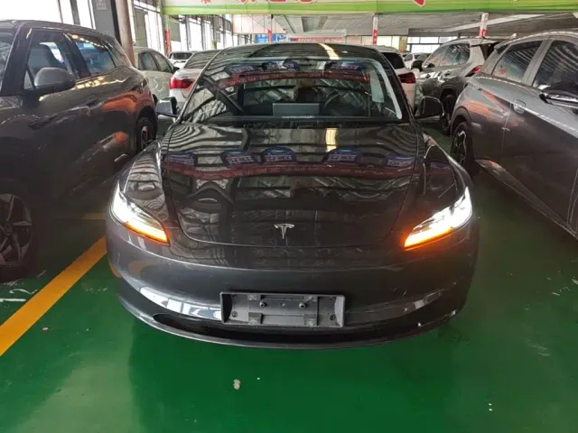 Tesla Model 3 2023 Rear-Wheel Drive — Фото автомобиля 2
