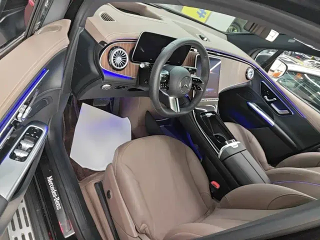Mercedes-Benz EQE SUV — Фото автомобиля 15