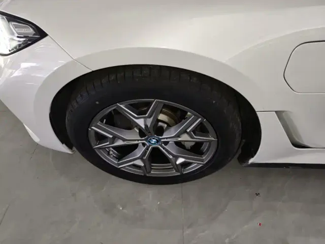 BMW i3 — Фото автомобиля 22