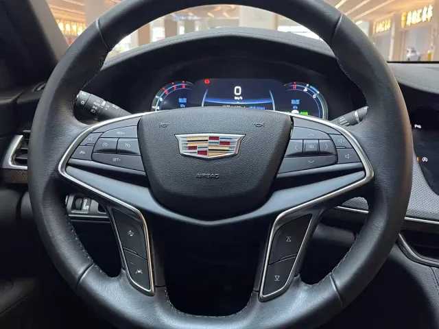 Cadillac CT6 — Фото автомобиля 8