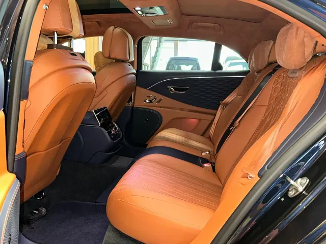 Bentley Flying Spur — Фото автомобиля 6