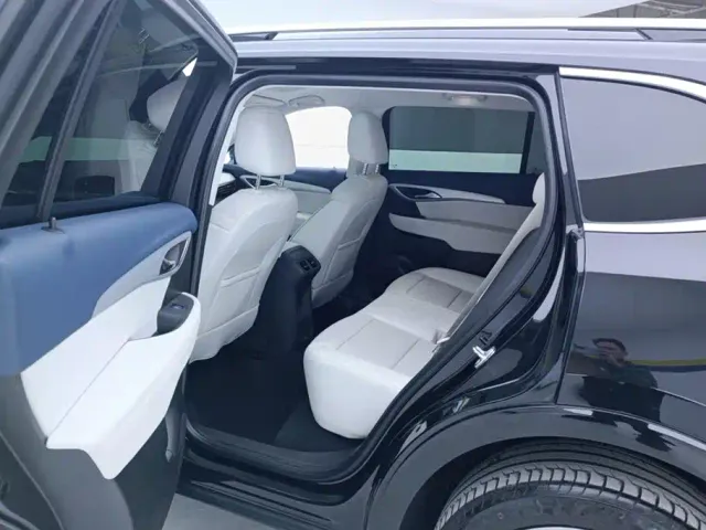 Buick Envision Plus — Фото автомобиля 11