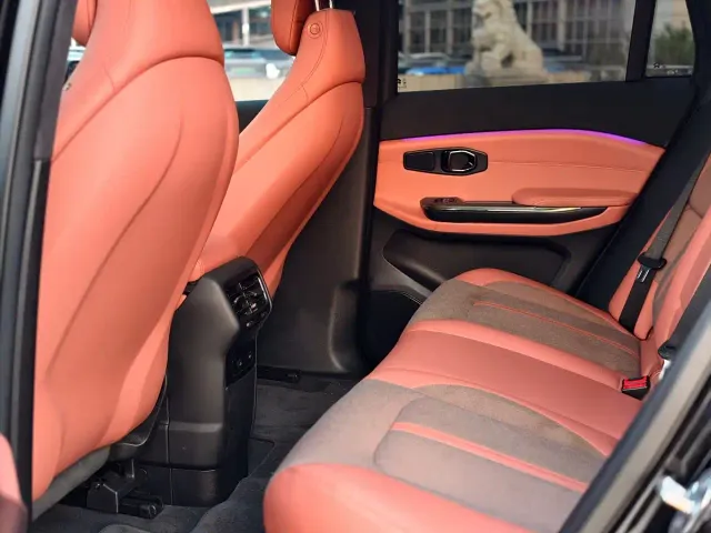 Nio EC6 — Фото автомобиля 10