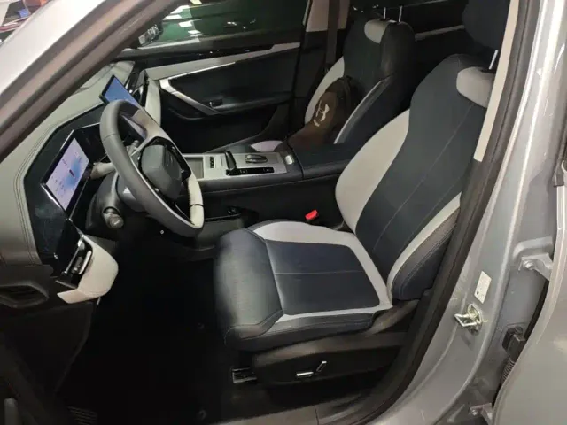 Geely Boyue L — Фото автомобиля 14