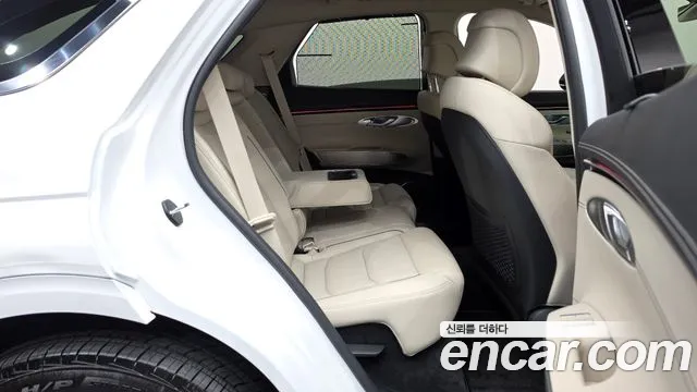 Genesis GV70 — Фото автомобиля 17