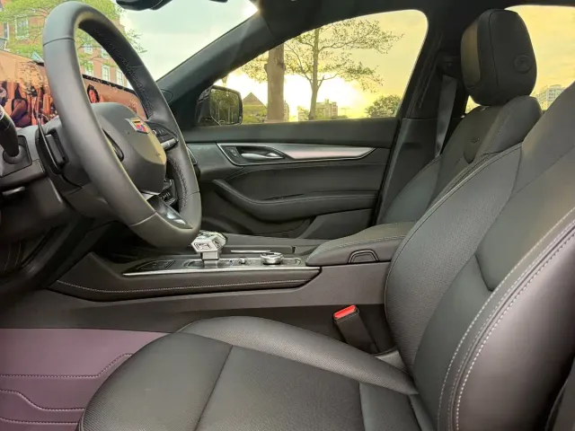 Cadillac CT5 — Фото автомобиля 8