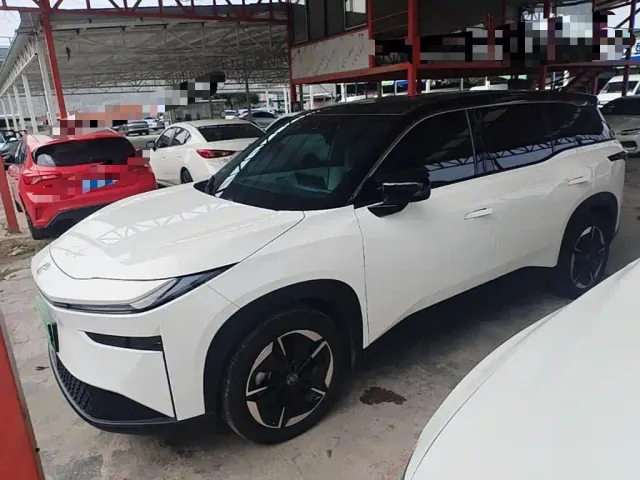 Фотография автомобиля — Toyota BoZhi 3X