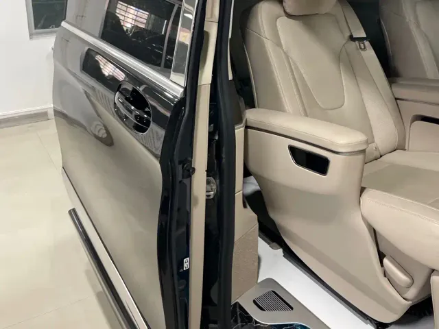 Mercedes-Benz V-Class — Фото автомобиля 10
