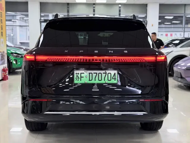 Xpeng G9 — Фото автомобиля 5
