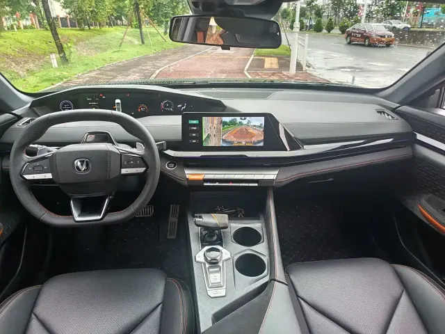 Changan Changan UNI-V 2022 1.5T Sport Edition — Фото автомобиля 6