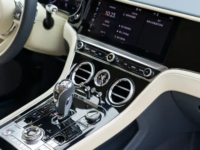 Bentley Continental — Фото автомобиля 14