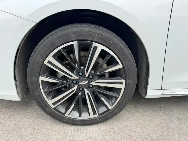 Chery Arrizo 8 — Фото автомобиля 15