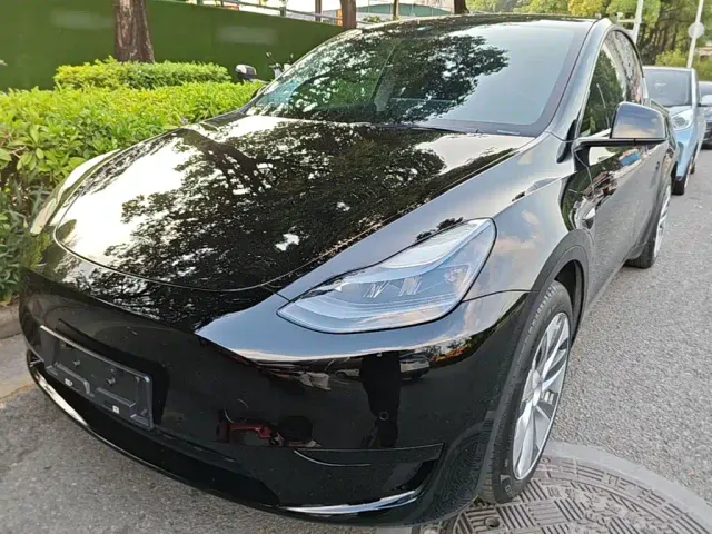 Фотография автомобиля — Tesla Model Y