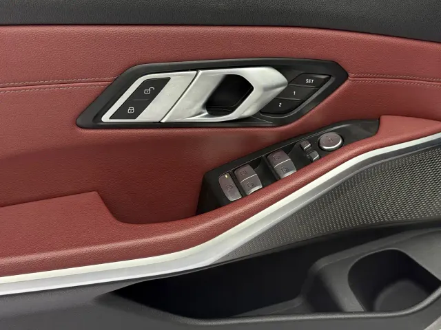 BMW 3 Series — Фото автомобиля 17