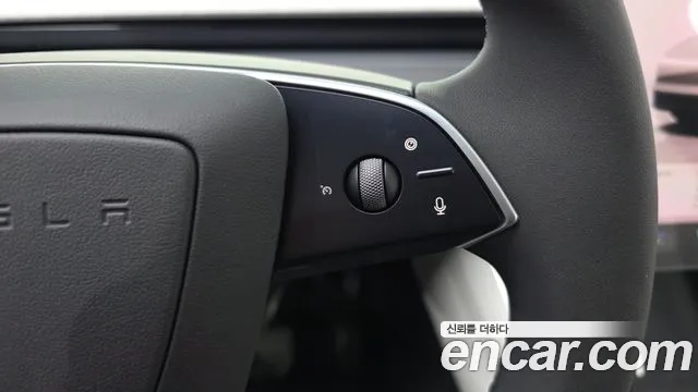 Tesla Model Y — Фото автомобиля 16
