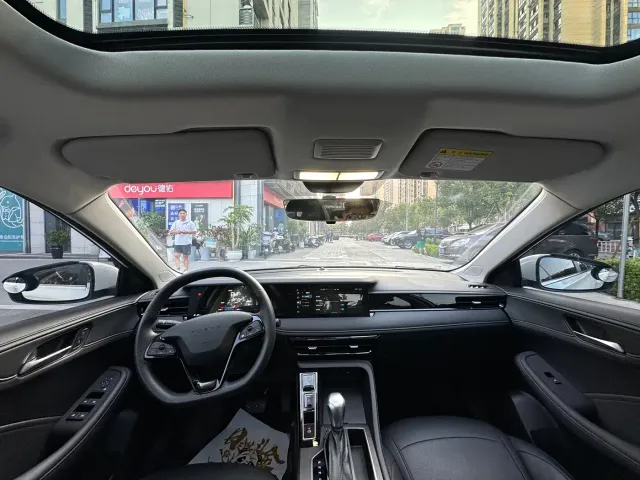 Roewe i5 — Фото автомобиля 7