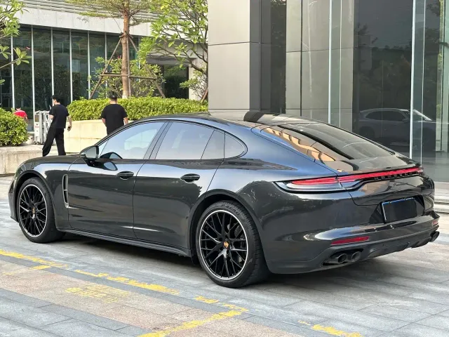 Porsche Panamera — Фото автомобиля 12