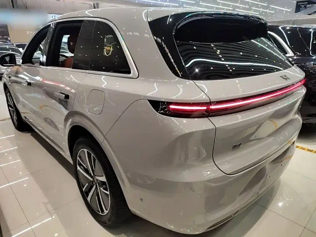 Li Auto L6 — Фото автомобиля 4
