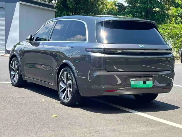 Li Auto L8 — Фото автомобиля 7