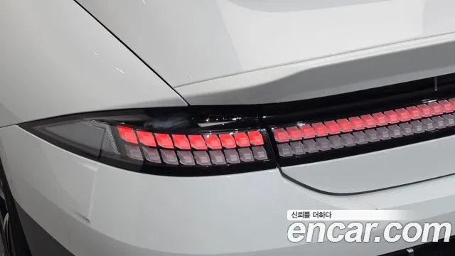 Hyundai Ioniq 6 — Фото автомобиля 8