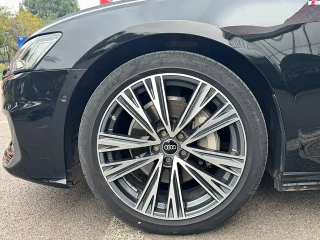 Audi A6L — Фото автомобиля 9