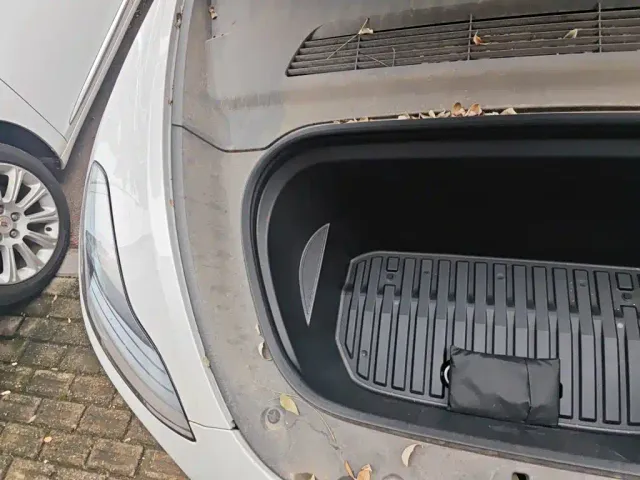 Tesla Model Y — Фото автомобиля 21
