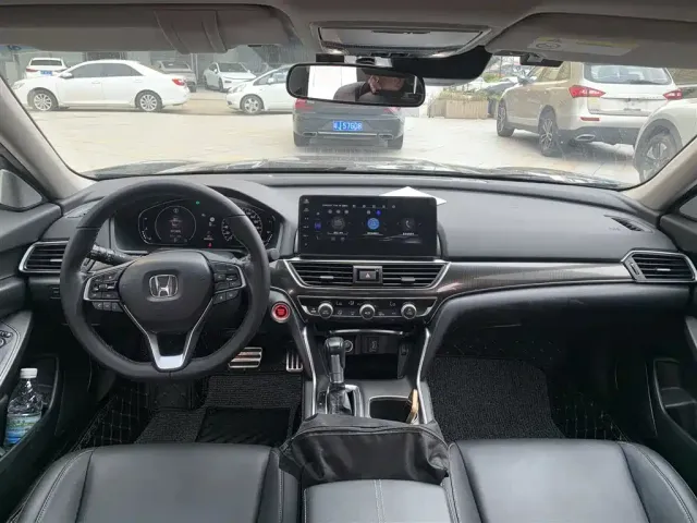 Honda Accord — Фото автомобиля 6