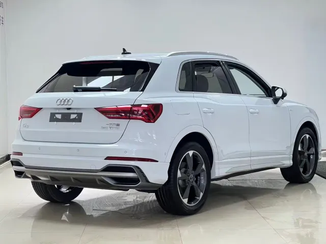 Audi Q3 — Фото автомобиля 4