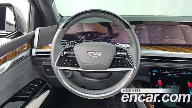 Cadillac Escalade — Фото автомобиля 19