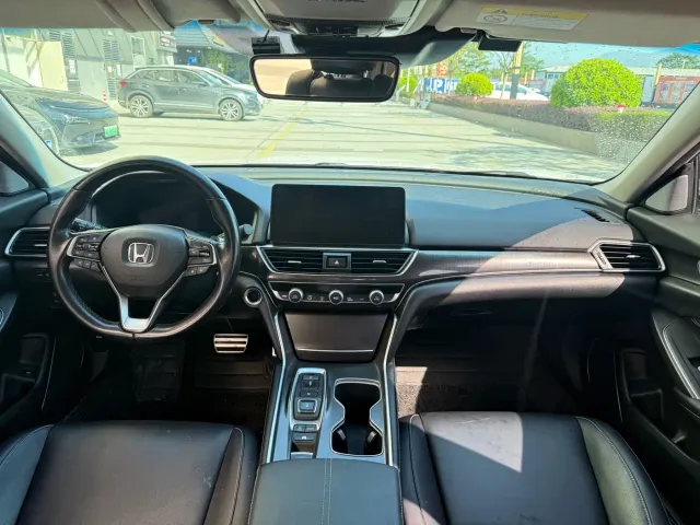 Honda Accord — Фото автомобиля 11