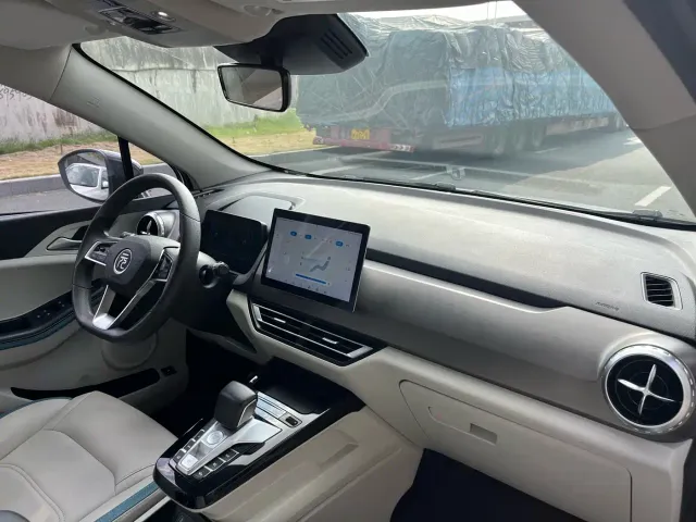 BYD Yuan Pro — Фото автомобиля 12