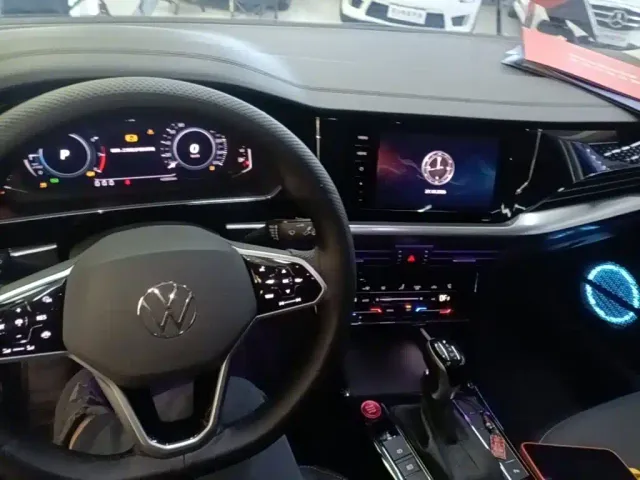 Volkswagen Passat — Фото автомобиля 9